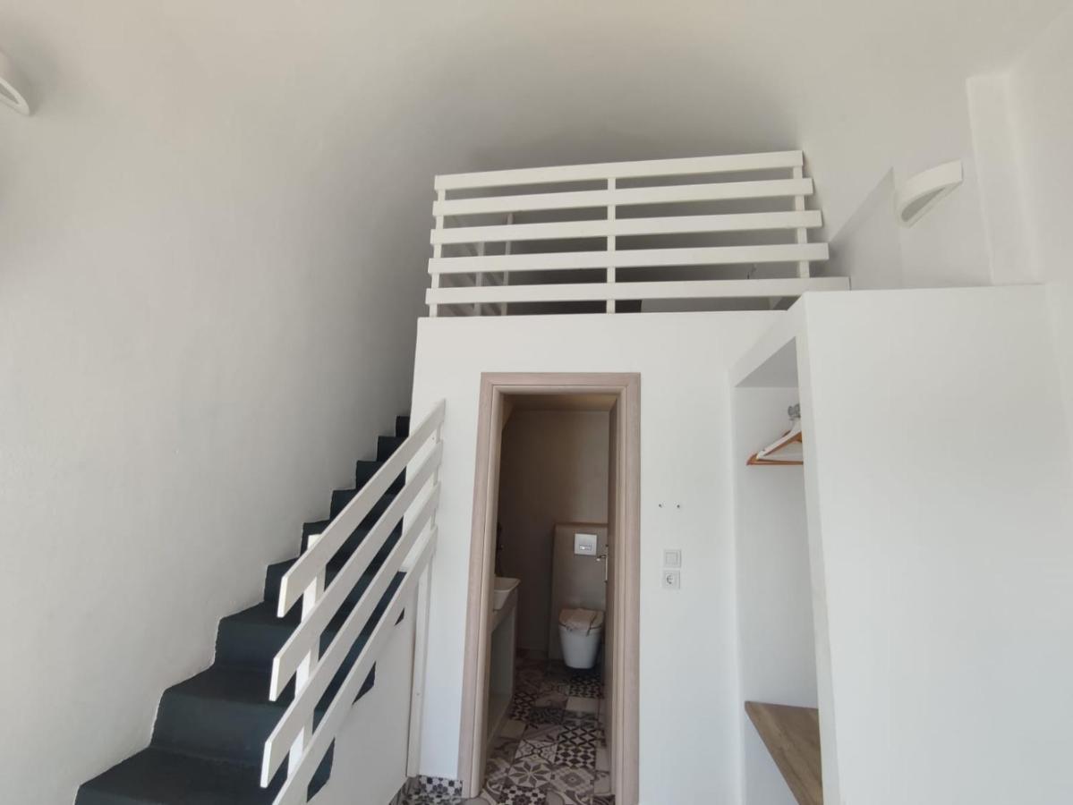 Fira Exo Katikies- Urban Fira Fira (Santorini) Exterior photo