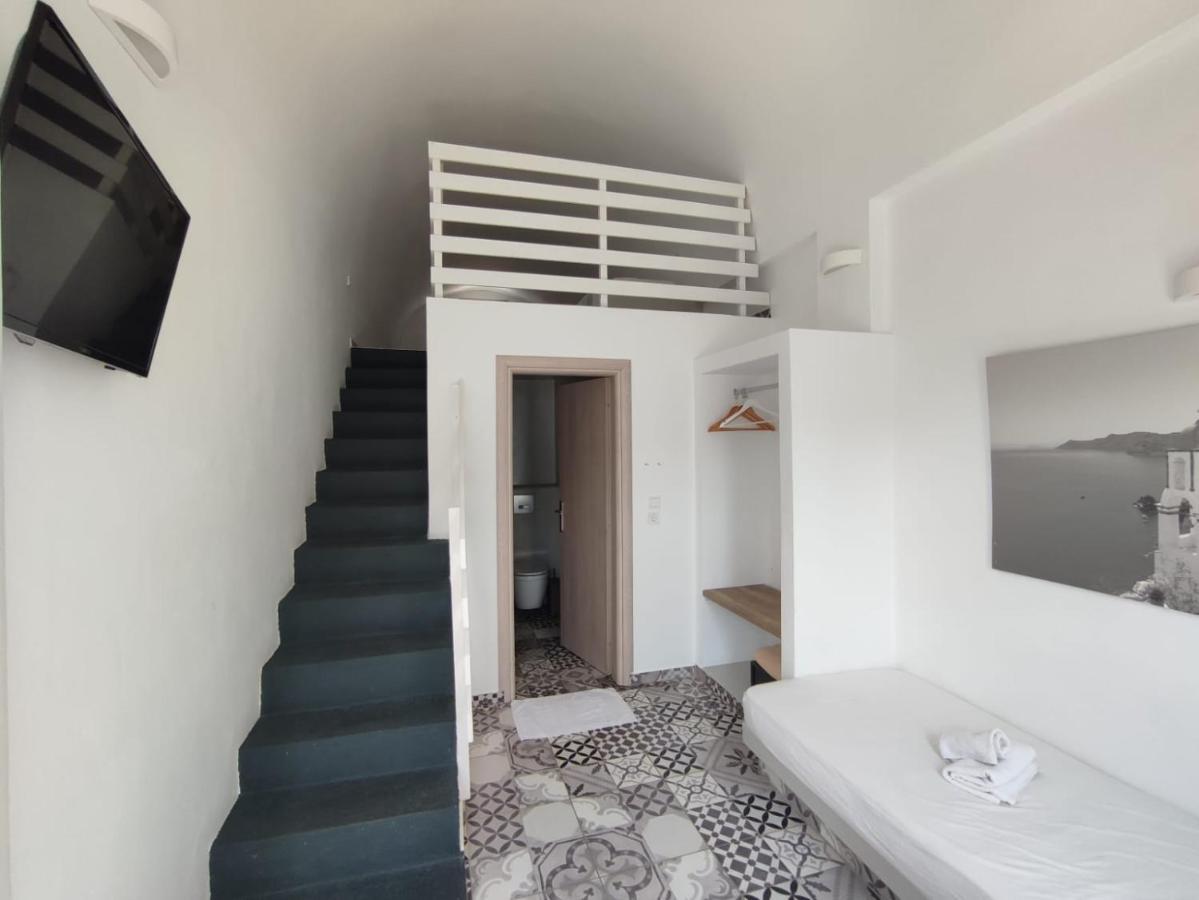 Fira Exo Katikies- Urban Fira Fira (Santorini) Exterior photo